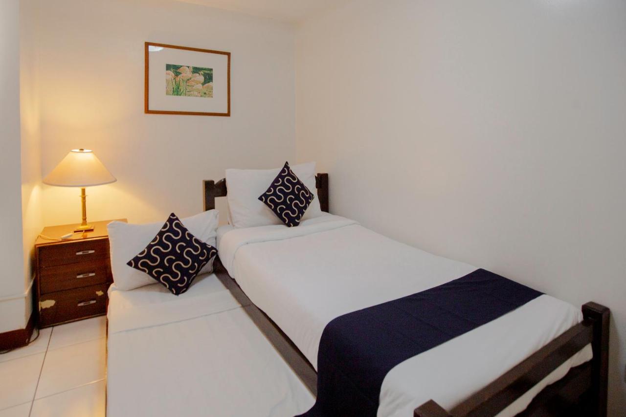 Newgrange Condotel Quezon City Exteriör bild