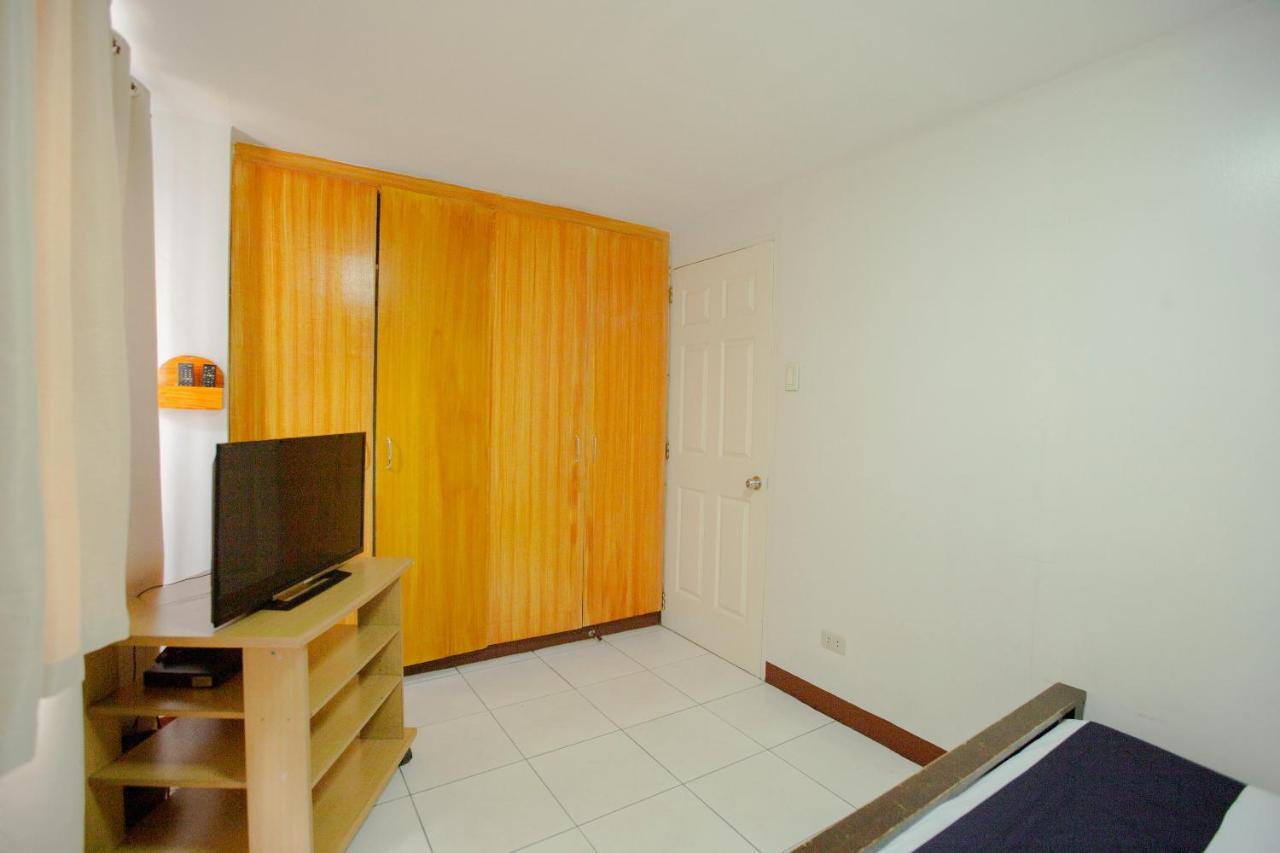 Newgrange Condotel Quezon City Exteriör bild