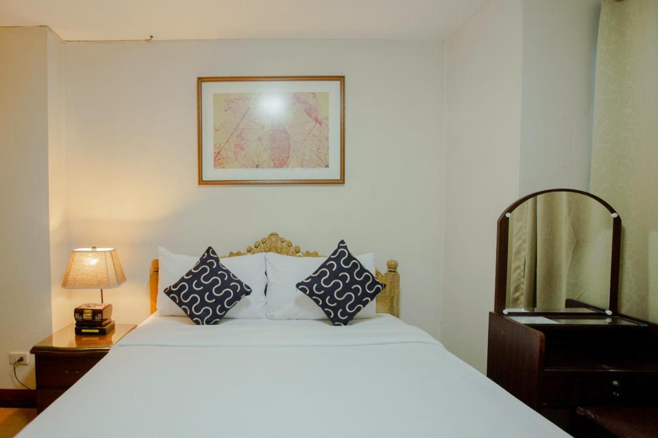 Newgrange Condotel Quezon City Exteriör bild