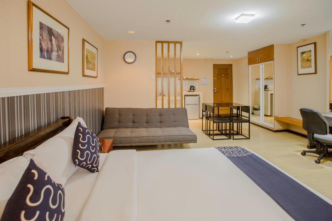Newgrange Condotel Quezon City Exteriör bild