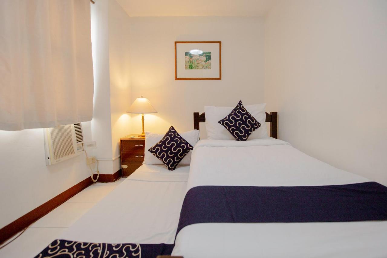 Newgrange Condotel Quezon City Exteriör bild