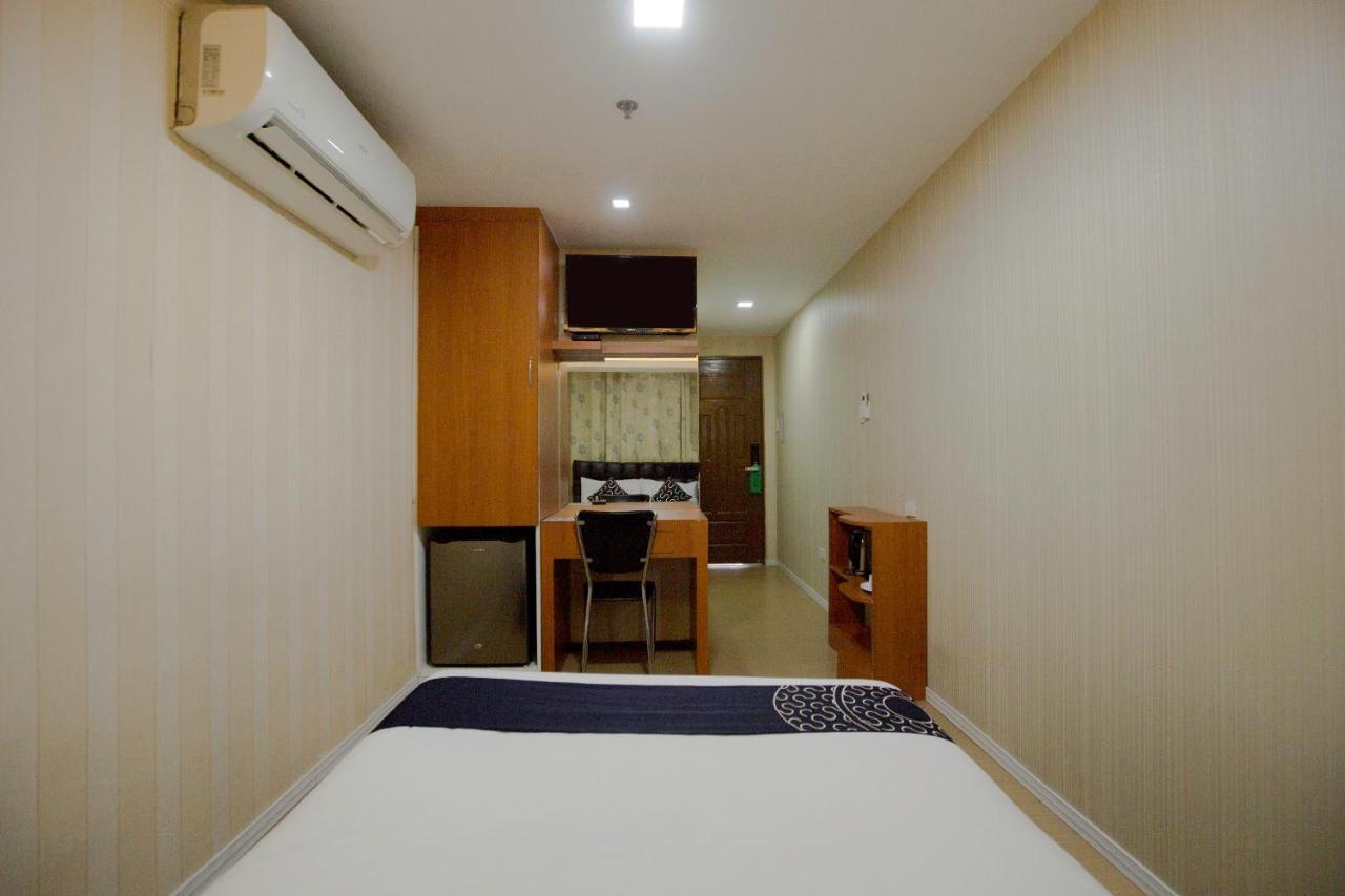 Newgrange Condotel Quezon City Exteriör bild