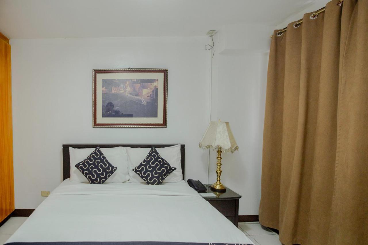Newgrange Condotel Quezon City Exteriör bild