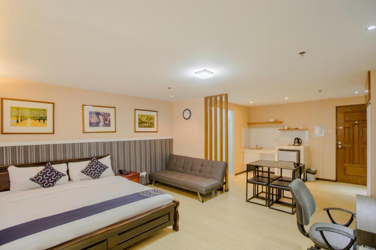Newgrange Condotel Quezon City Exteriör bild