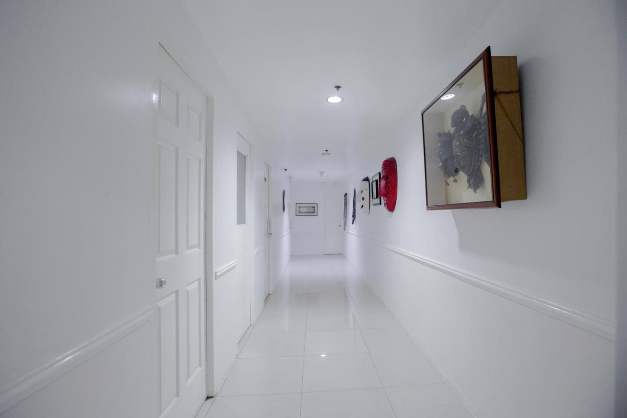 Newgrange Condotel Quezon City Exteriör bild